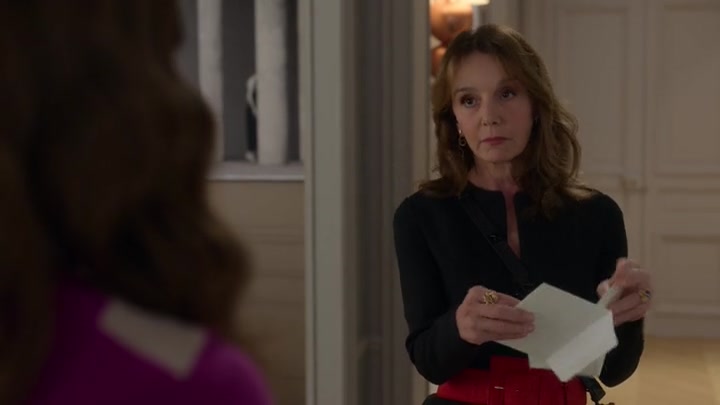 Emily_in_Paris_S02E04_WEBRip_x264-ION10_2709.jpg