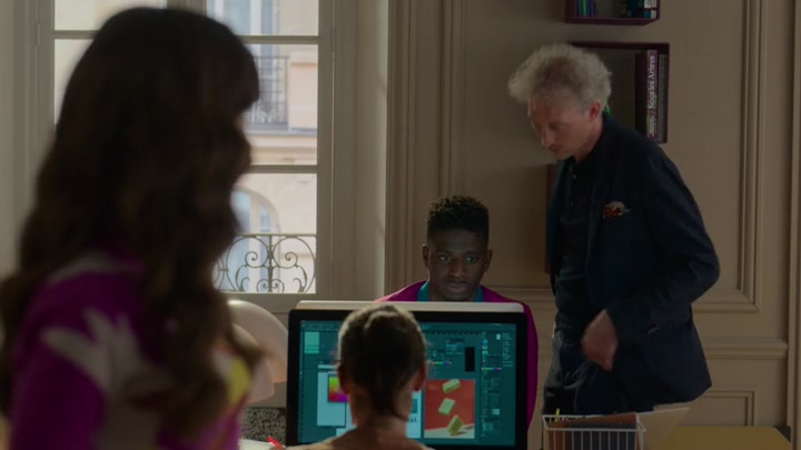 Emily_in_Paris_S02E04_WEBRip_x264-ION10_2732.jpg