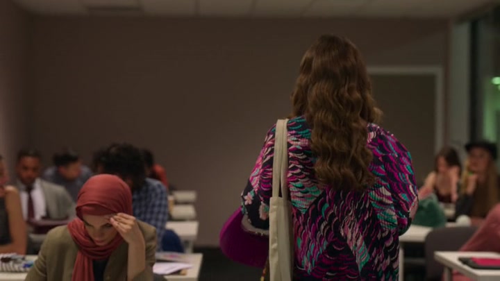 Emily_in_Paris_S02E04_WEBRip_x264-ION10_2764.jpg