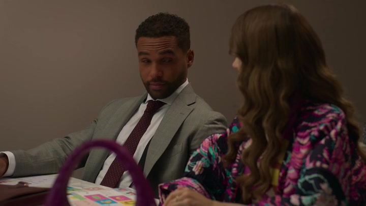 Emily_in_Paris_S02E04_WEBRip_x264-ION10_2785.jpg