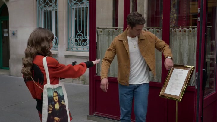 Emily_in_Paris_S02E05_WEBRip_x264-ION10_0047.jpg