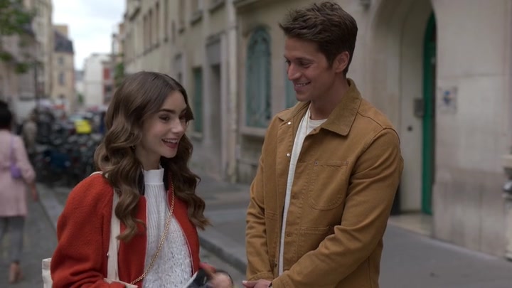 Emily_in_Paris_S02E05_WEBRip_x264-ION10_0100.jpg