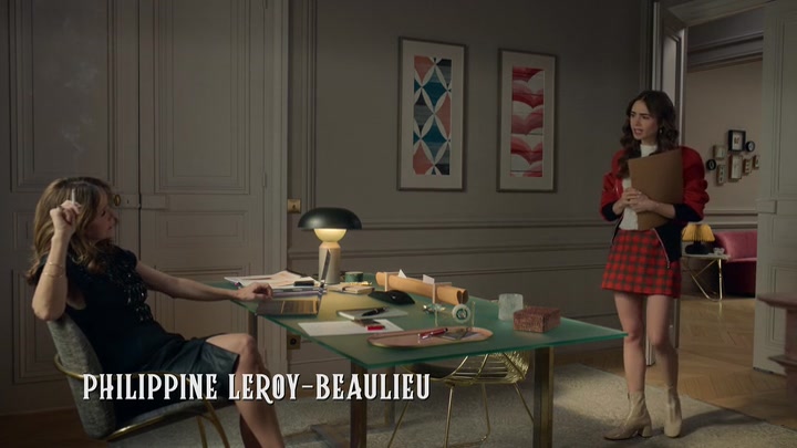 Emily_in_Paris_S02E05_WEBRip_x264-ION10_0135.jpg