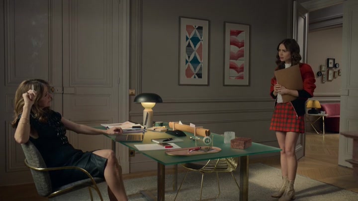 Emily_in_Paris_S02E05_WEBRip_x264-ION10_0136.jpg Emily_in_Paris_S02E05_WEBRip_x264-ION10_0136.jpg