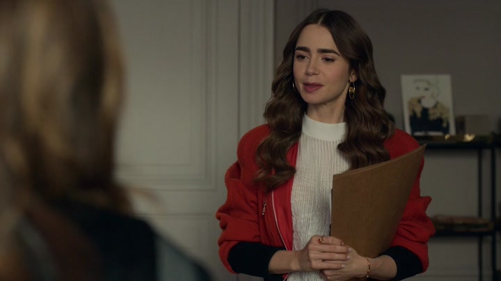 Emily_in_Paris_S02E05_WEBRip_x264-ION10_0168.jpg