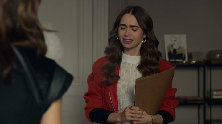 Emily_in_Paris_S02E05_WEBRip_x264-ION10_0191.jpg