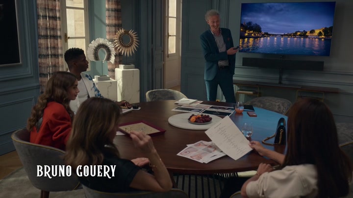 Emily_in_Paris_S02E05_WEBRip_x264-ION10_0208.jpg