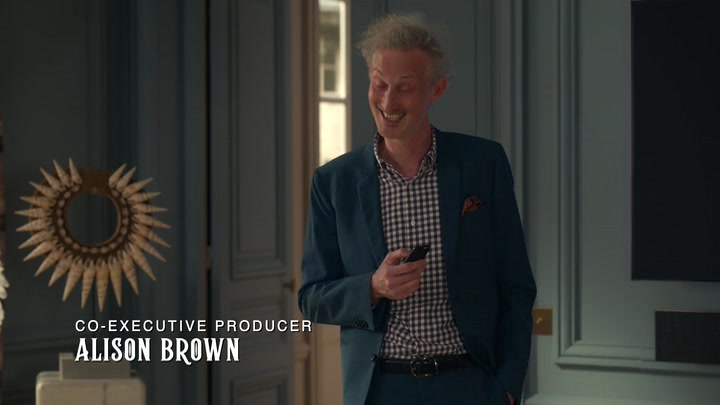 Emily_in_Paris_S02E05_WEBRip_x264-ION10_0231.jpg