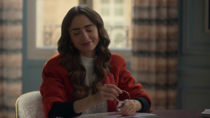 Emily_in_Paris_S02E05_WEBRip_x264-ION10_0237.jpg