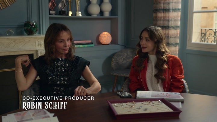 Emily_in_Paris_S02E05_WEBRip_x264-ION10_0251.jpg Emily_in_Paris_S02E05_WEBRip_x264-ION10_0251.jpg