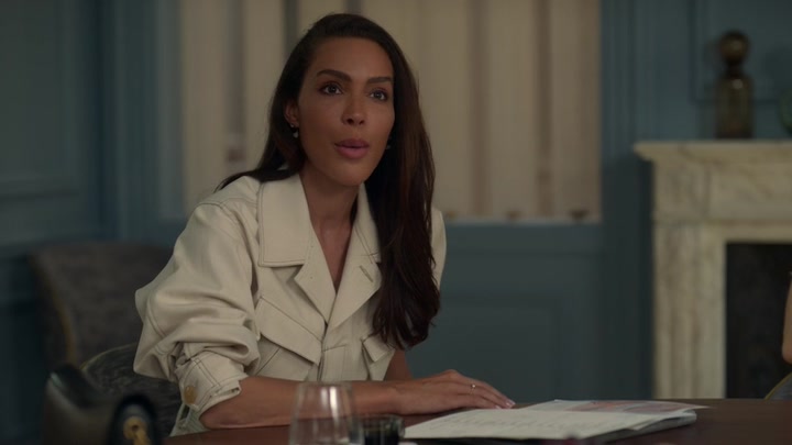 Emily_in_Paris_S02E05_WEBRip_x264-ION10_0256.jpg
