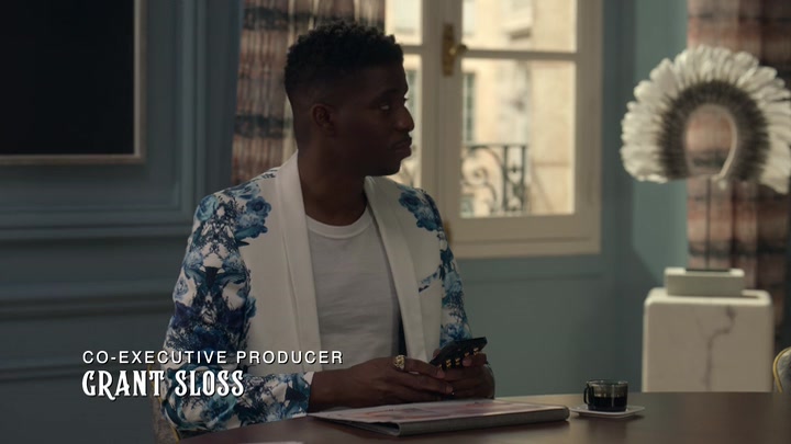 Emily_in_Paris_S02E05_WEBRip_x264-ION10_0269.jpg