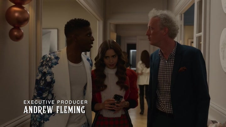 Emily_in_Paris_S02E05_WEBRip_x264-ION10_0291.jpg
