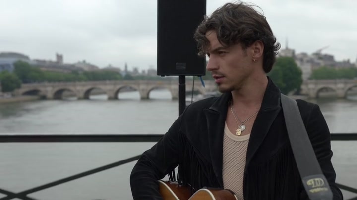 Emily_in_Paris_S02E05_WEBRip_x264-ION10_0406.jpg Emily_in_Paris_S02E05_WEBRip_x264-ION10_0406.jpg