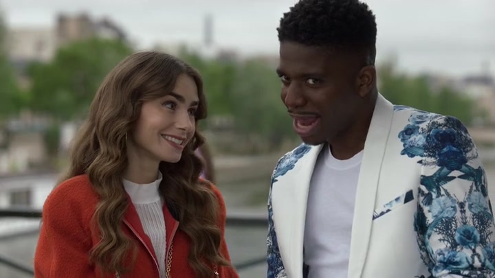 Emily_in_Paris_S02E05_WEBRip_x264-ION10_0475.jpg