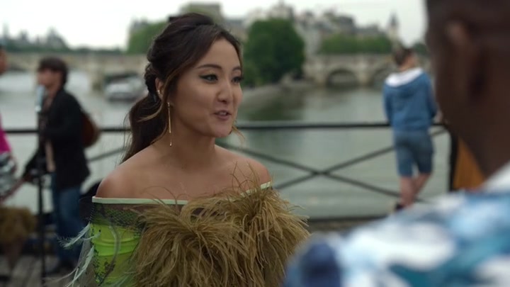 Emily_in_Paris_S02E05_WEBRip_x264-ION10_0518.jpg Emily_in_Paris_S02E05_WEBRip_x264-ION10_0518.jpg