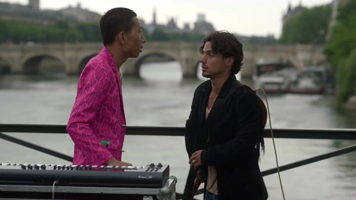 Emily_in_Paris_S02E05_WEBRip_x264-ION10_0522.jpg Emily_in_Paris_S02E05_WEBRip_x264-ION10_0522.jpg