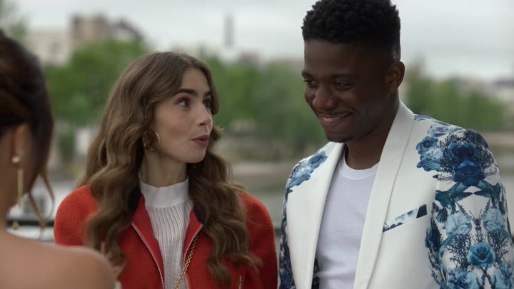Emily_in_Paris_S02E05_WEBRip_x264-ION10_0547.jpg