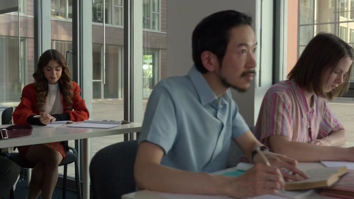 Emily_in_Paris_S02E05_WEBRip_x264-ION10_0595.jpg Emily_in_Paris_S02E05_WEBRip_x264-ION10_0595.jpg