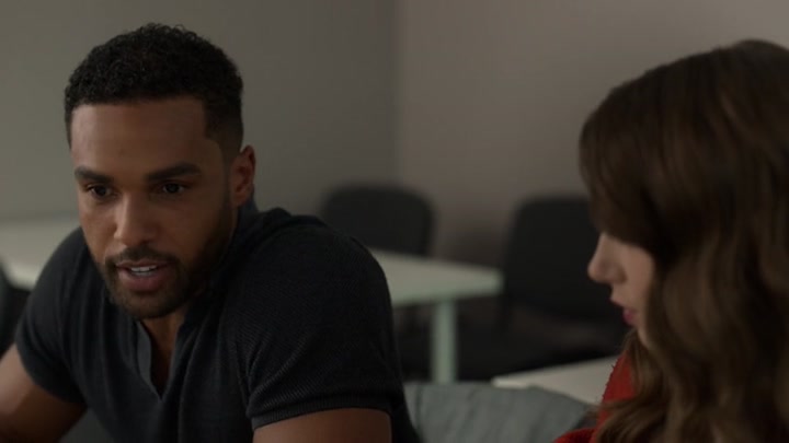 Emily_in_Paris_S02E05_WEBRip_x264-ION10_0649.jpg Emily_in_Paris_S02E05_WEBRip_x264-ION10_0649.jpg