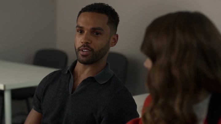 Emily_in_Paris_S02E05_WEBRip_x264-ION10_0681.jpg Emily_in_Paris_S02E05_WEBRip_x264-ION10_0681.jpg