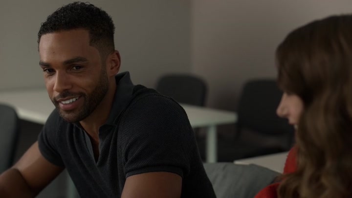Emily_in_Paris_S02E05_WEBRip_x264-ION10_0696.jpg Emily_in_Paris_S02E05_WEBRip_x264-ION10_0696.jpg