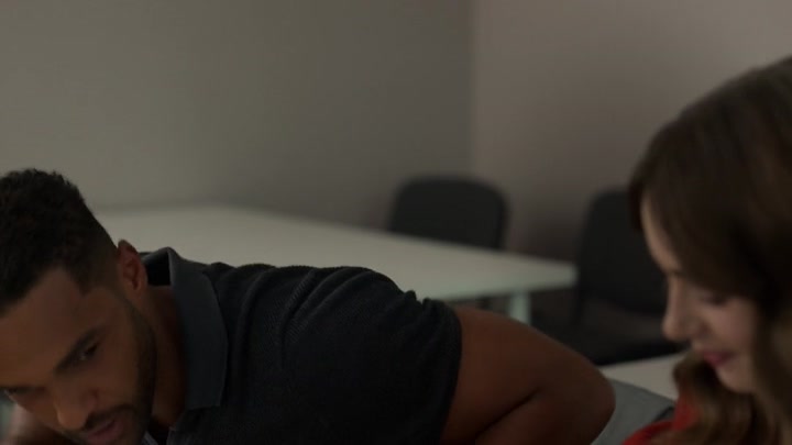 Emily_in_Paris_S02E05_WEBRip_x264-ION10_0701.jpg Emily_in_Paris_S02E05_WEBRip_x264-ION10_0701.jpg