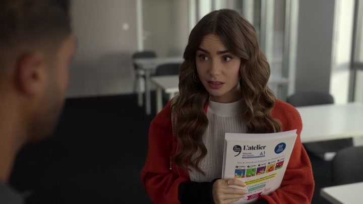 Emily_in_Paris_S02E05_WEBRip_x264-ION10_0721.jpg