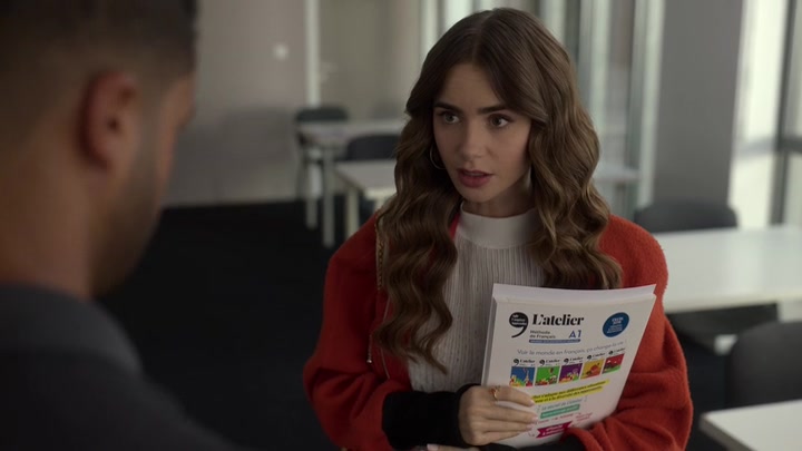 Emily_in_Paris_S02E05_WEBRip_x264-ION10_0726.jpg