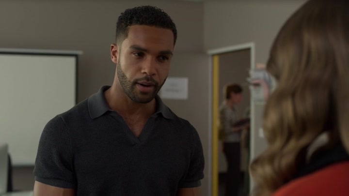 Emily_in_Paris_S02E05_WEBRip_x264-ION10_0755.jpg Emily_in_Paris_S02E05_WEBRip_x264-ION10_0755.jpg