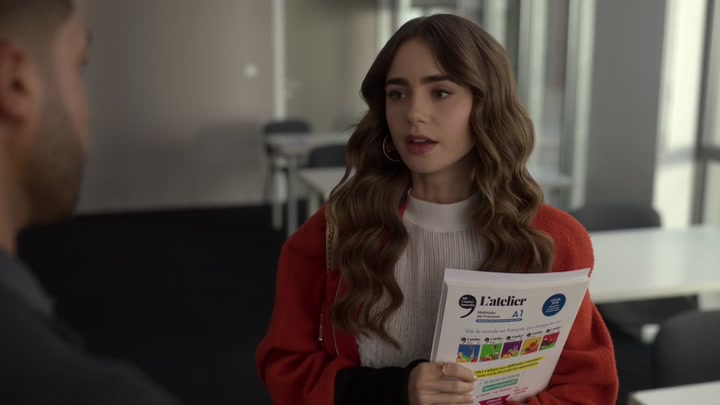 Emily_in_Paris_S02E05_WEBRip_x264-ION10_0758.jpg
