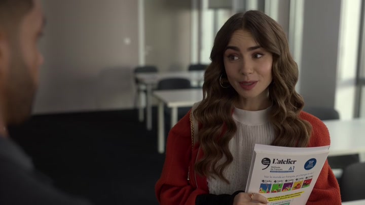 Emily_in_Paris_S02E05_WEBRip_x264-ION10_0793.jpg