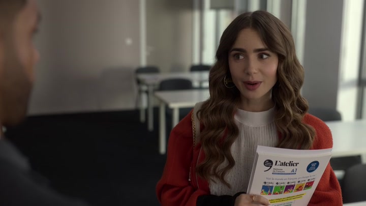 Emily_in_Paris_S02E05_WEBRip_x264-ION10_0795.jpg