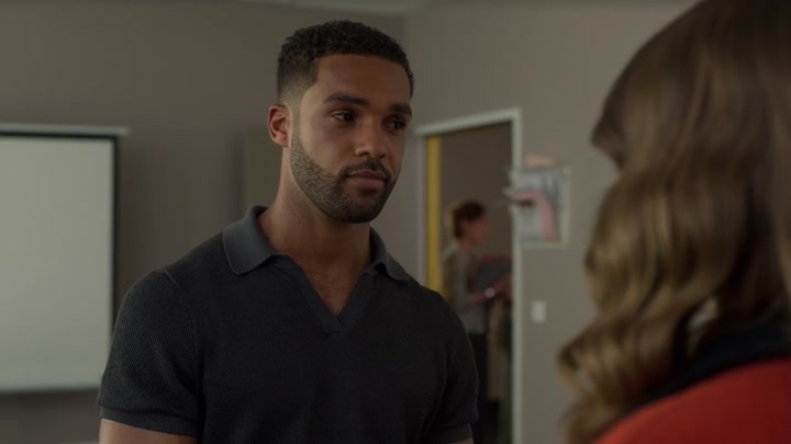 Emily_in_Paris_S02E05_WEBRip_x264-ION10_0796.jpg Emily_in_Paris_S02E05_WEBRip_x264-ION10_0796.jpg