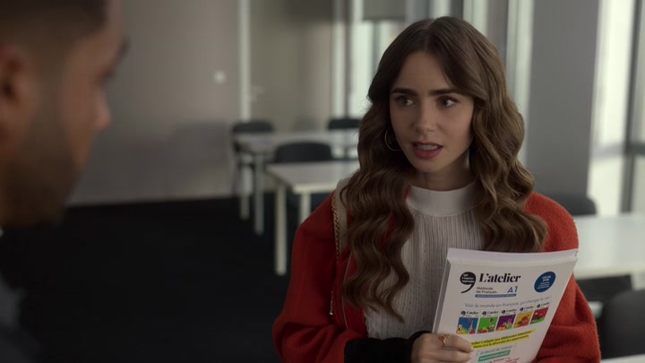 Emily_in_Paris_S02E05_WEBRip_x264-ION10_0802.jpg