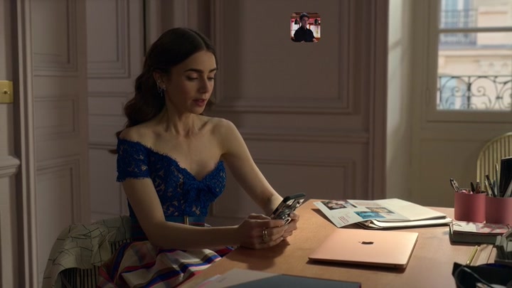 Emily_in_Paris_S02E05_WEBRip_x264-ION10_0839.jpg