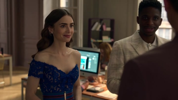 Emily_in_Paris_S02E05_WEBRip_x264-ION10_0884.jpg