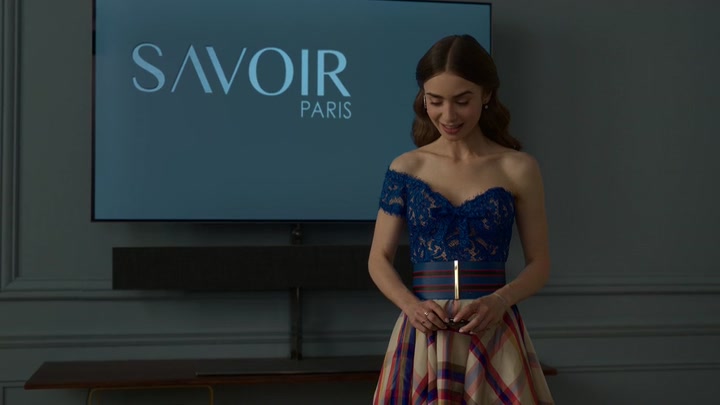 Emily_in_Paris_S02E05_WEBRip_x264-ION10_0951.jpg
