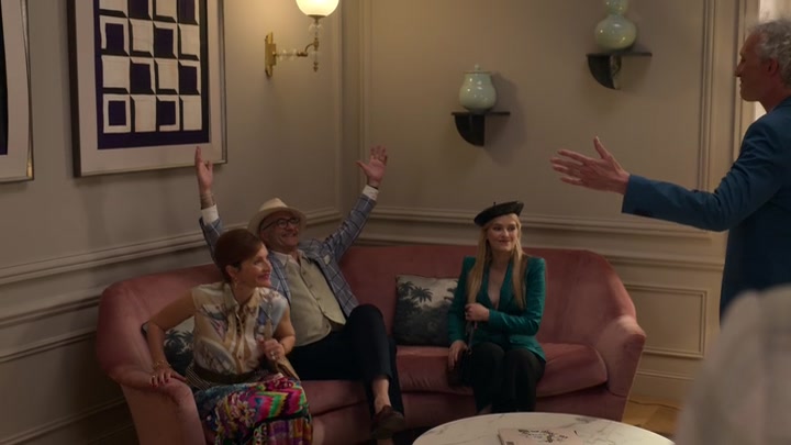 Emily_in_Paris_S02E05_WEBRip_x264-ION10_1041.jpg