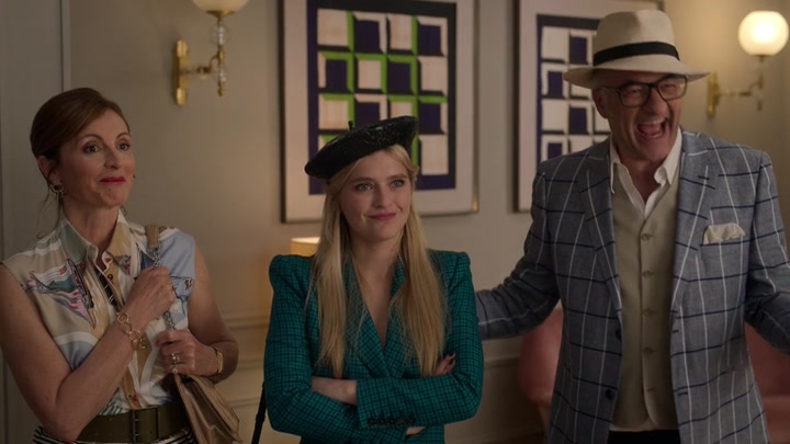 Emily_in_Paris_S02E05_WEBRip_x264-ION10_1079.jpg