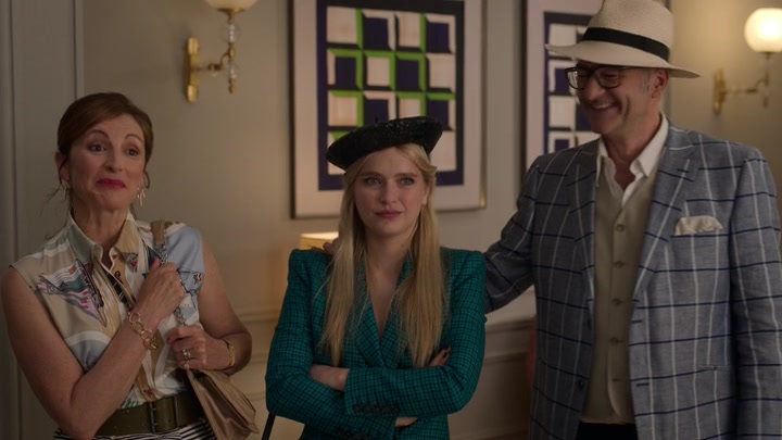 Emily_in_Paris_S02E05_WEBRip_x264-ION10_1086.jpg