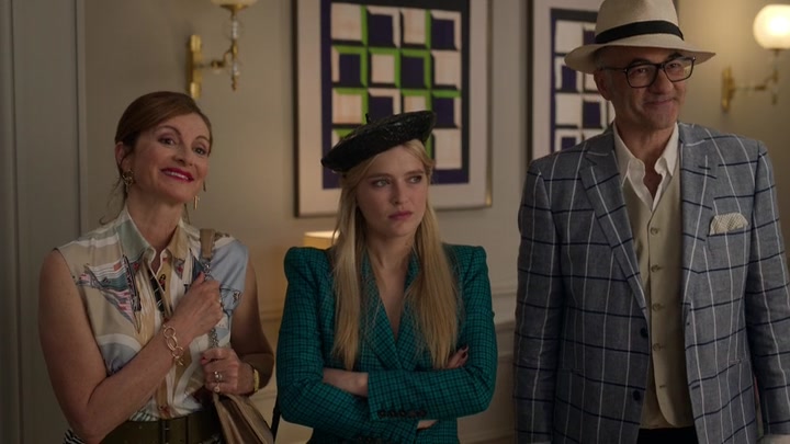 Emily_in_Paris_S02E05_WEBRip_x264-ION10_1097.jpg
