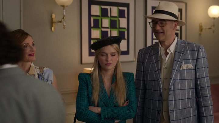Emily_in_Paris_S02E05_WEBRip_x264-ION10_1126.jpg