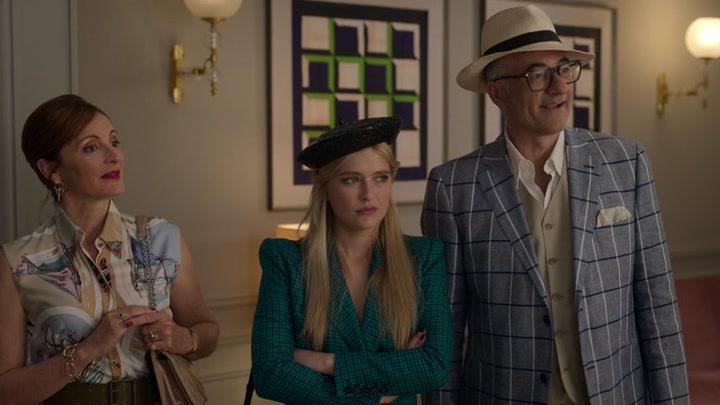 Emily_in_Paris_S02E05_WEBRip_x264-ION10_1127.jpg