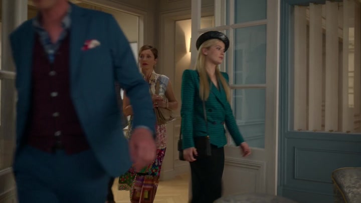 Emily_in_Paris_S02E05_WEBRip_x264-ION10_1150.jpg