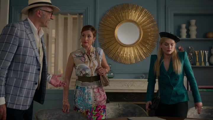 Emily_in_Paris_S02E05_WEBRip_x264-ION10_1156.jpg