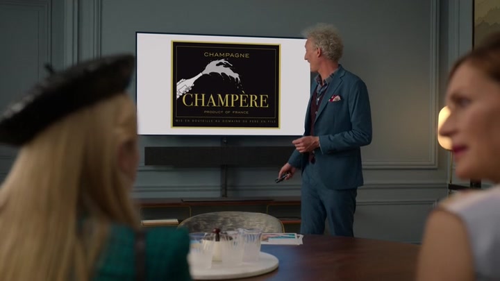 Emily_in_Paris_S02E05_WEBRip_x264-ION10_1166.jpg