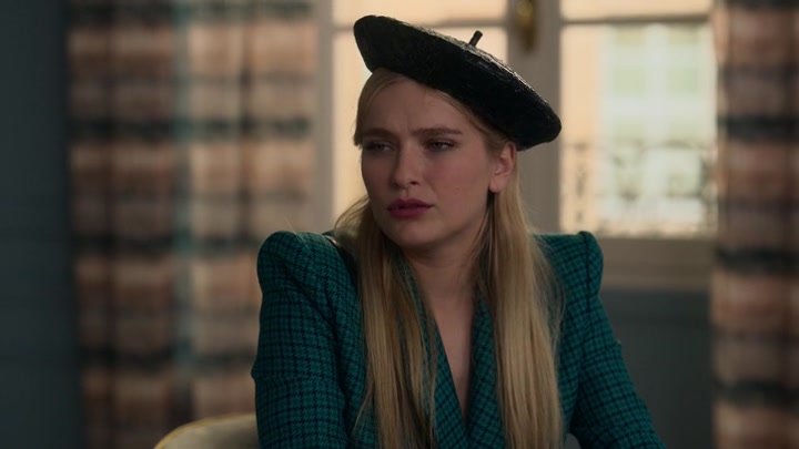 Emily_in_Paris_S02E05_WEBRip_x264-ION10_1176.jpg