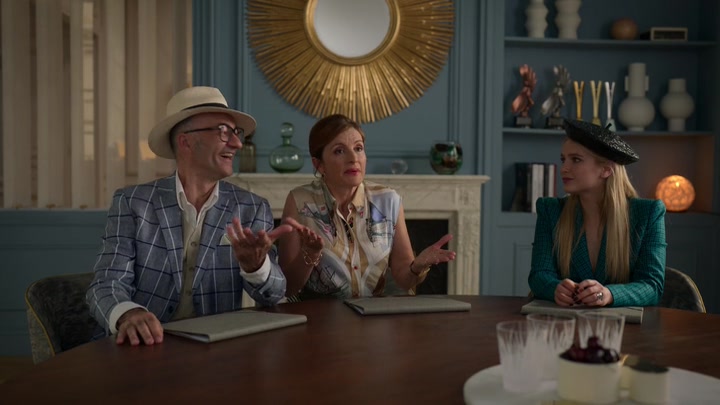 Emily_in_Paris_S02E05_WEBRip_x264-ION10_1206.jpg