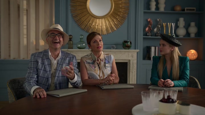 Emily_in_Paris_S02E05_WEBRip_x264-ION10_1208.jpg
